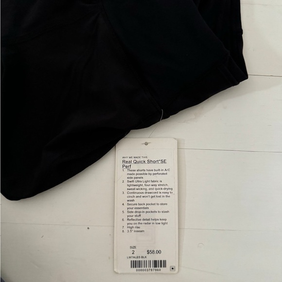 lululemon athletica Women's Classic Black Athletic Shorts - Picture 4 of 4